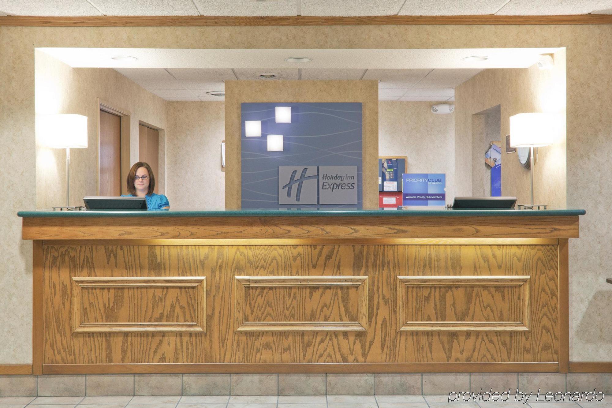Holiday Inn Express Adrian By Ihg Beltér fotó